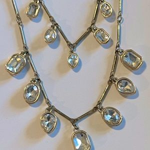 Ann Taylor Gold Tone Cast Clear Rhinestone Necklace in Excellent condition